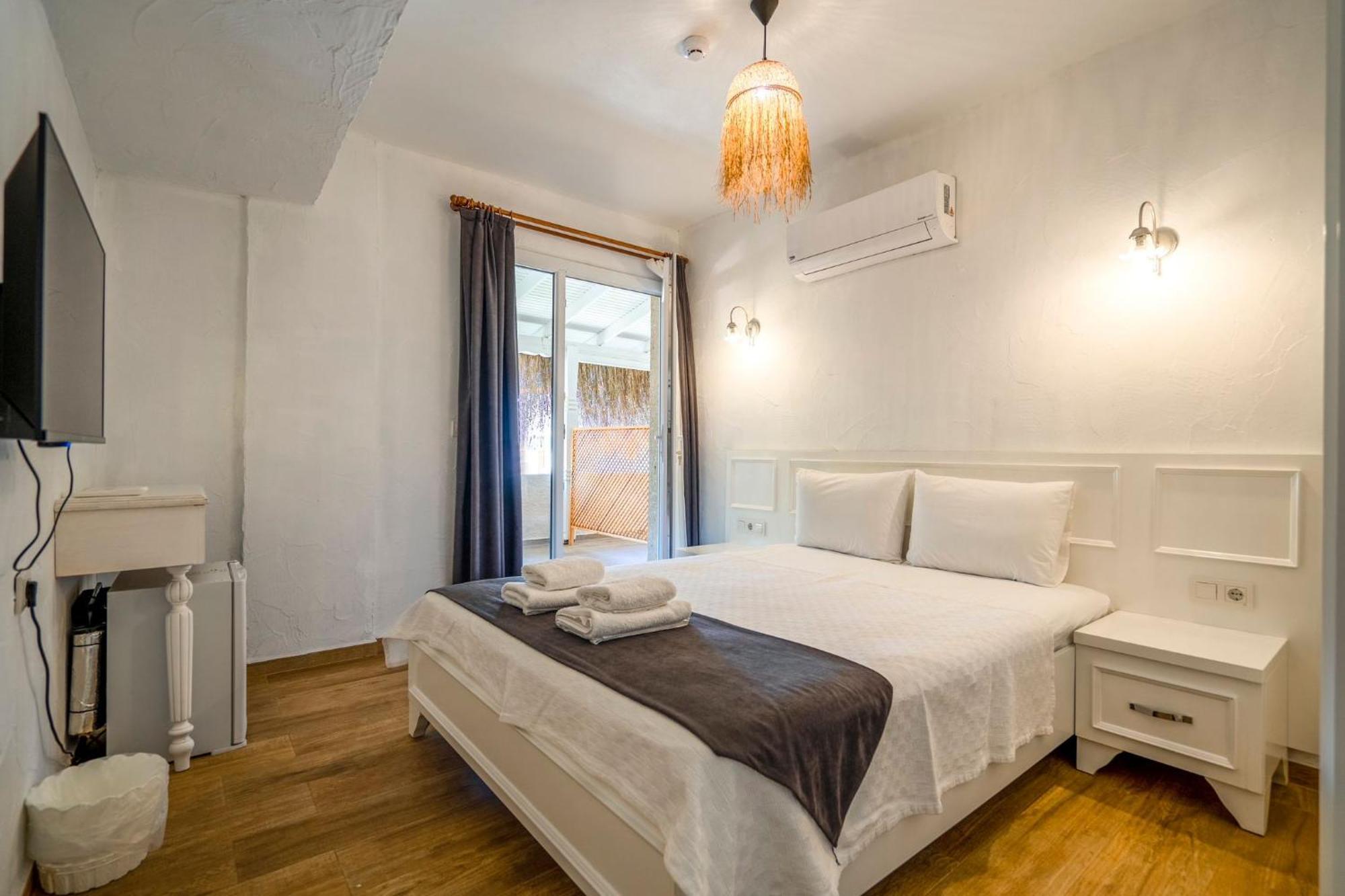 Londia Otel Алачати Экстерьер фото